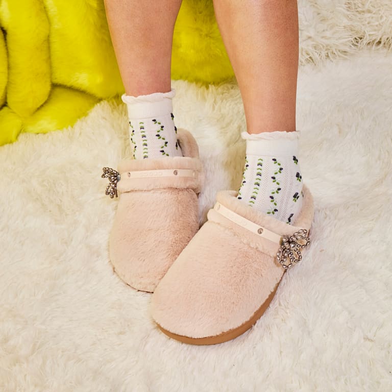 Unfurgettable Cozy Clog